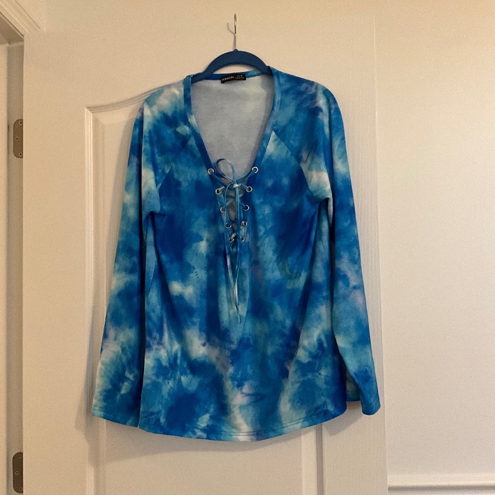 Noracora Blue tie dye shirt